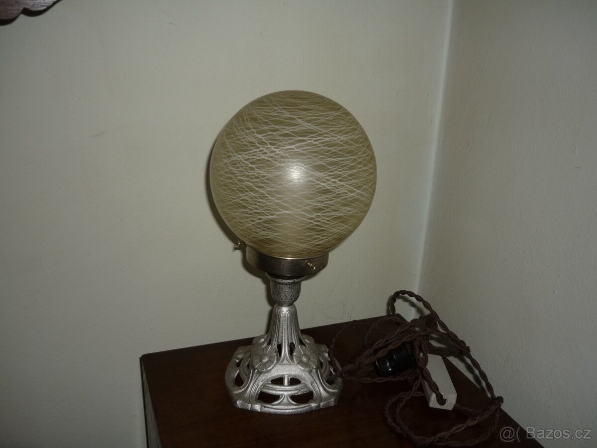 Stará stolní lampička