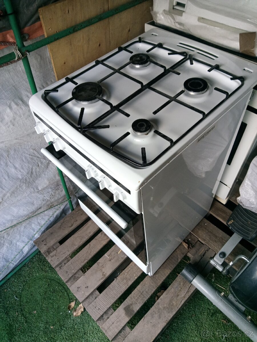 Zánovní sporák Amica