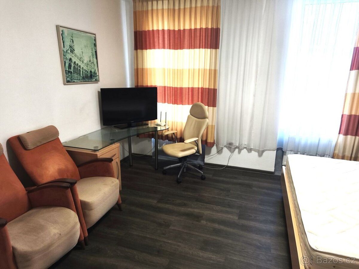 1+kk Mariánské Hory, 8.000 Kč i s energiemi. Volný ihned.