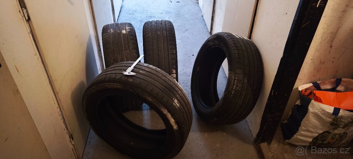 Letní pneu 215/55 r17