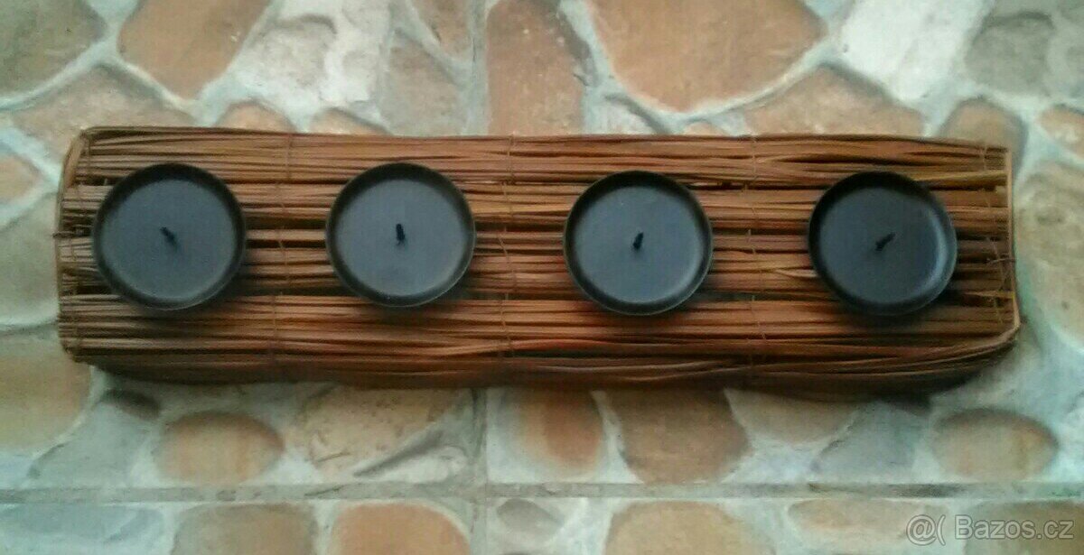 Svícen z rákosí a kovu