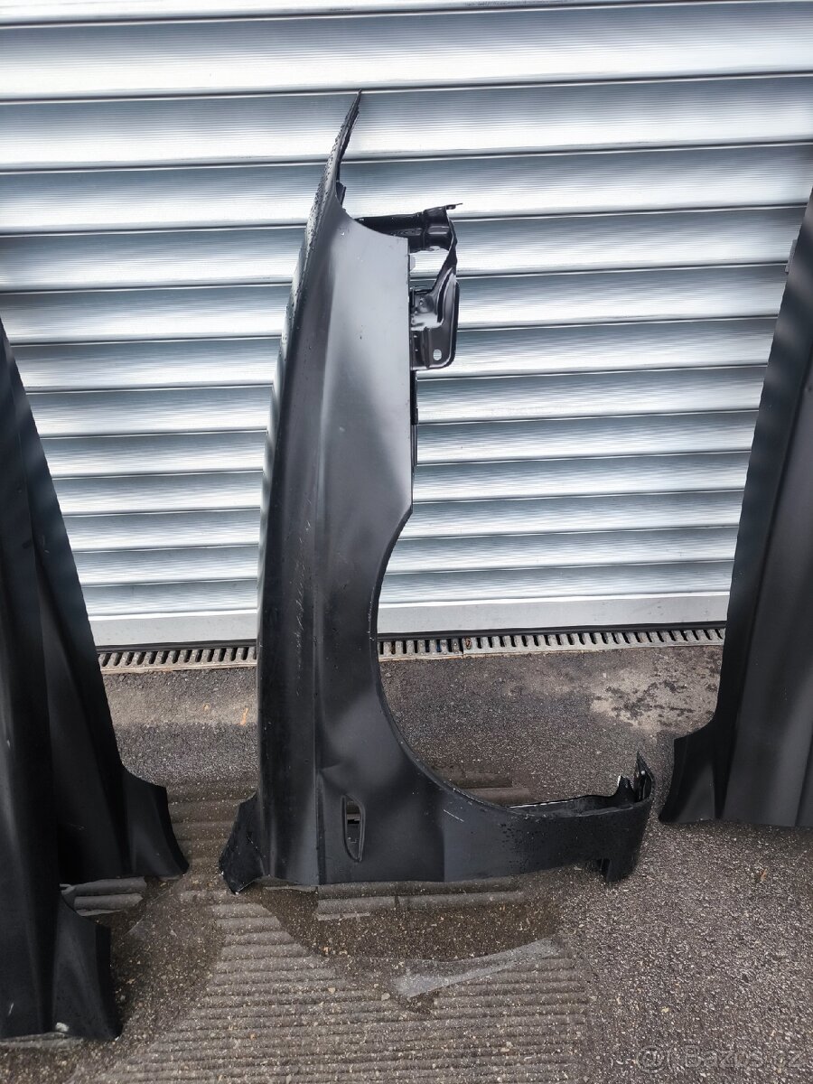 Alfa Romeo 147 blatník nový originál