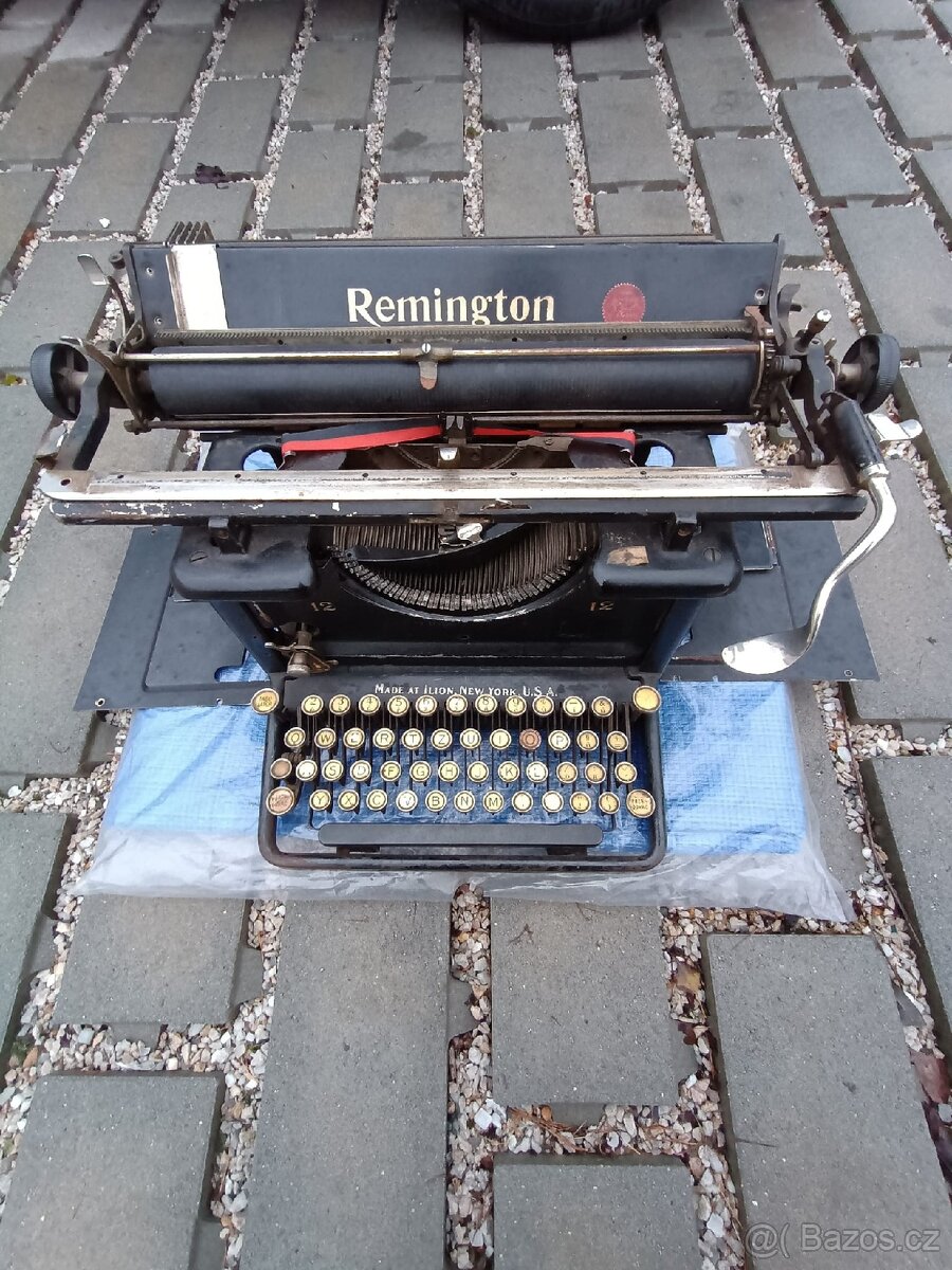 Psací stroj Remington