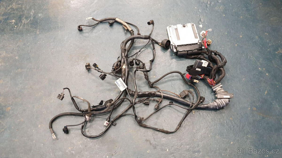 Řídící jednotka motoru motorová elektrika Audi 2,0 TDI