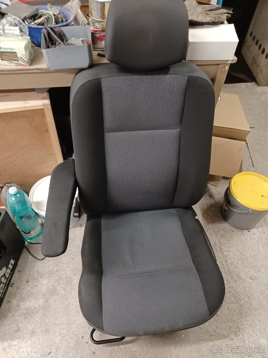 Renault Master3 sedačka řidiče