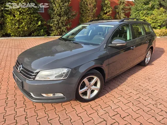 VW Passat 2.0TDI 103kW DSG,navi,serviska,bez koroze