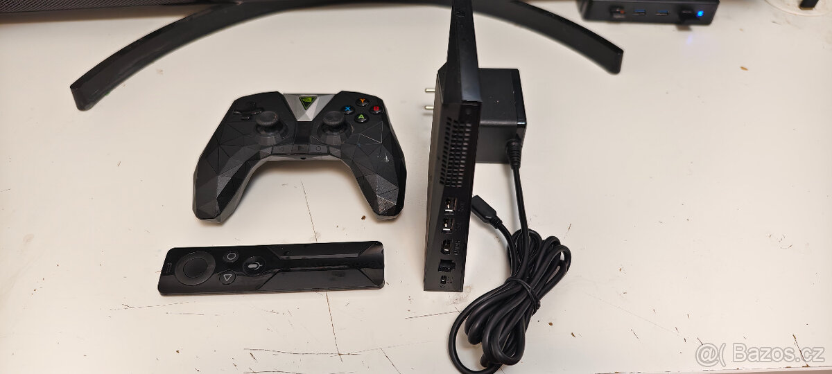 Herní konzole nVidia Shield (2017) včetně herního ovladač
