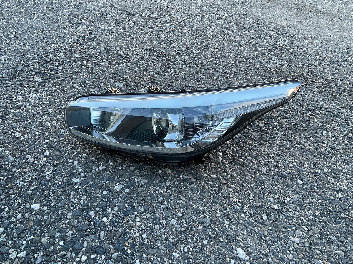Levé přední světlo Kia Ceed