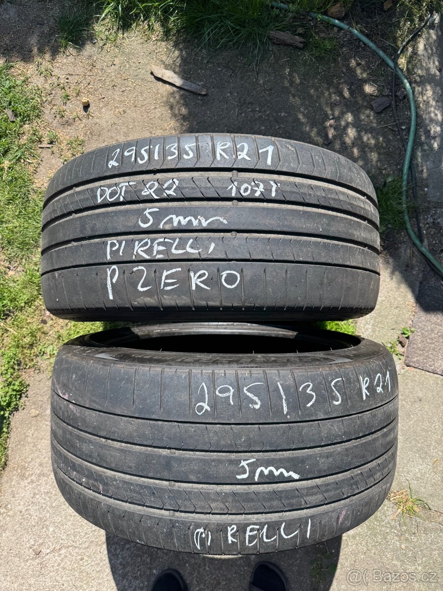 Letní pneu 2x295/35 R21 Pirelli