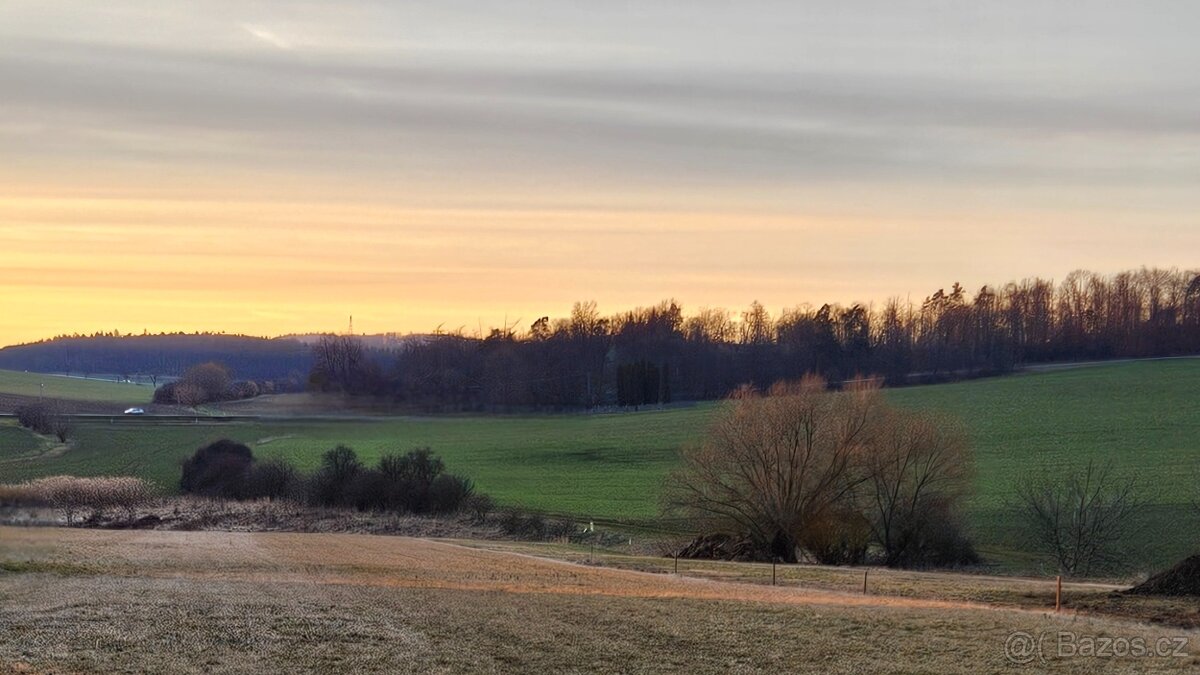 Prodej stavebního pozemku 4200 m² Zakřany