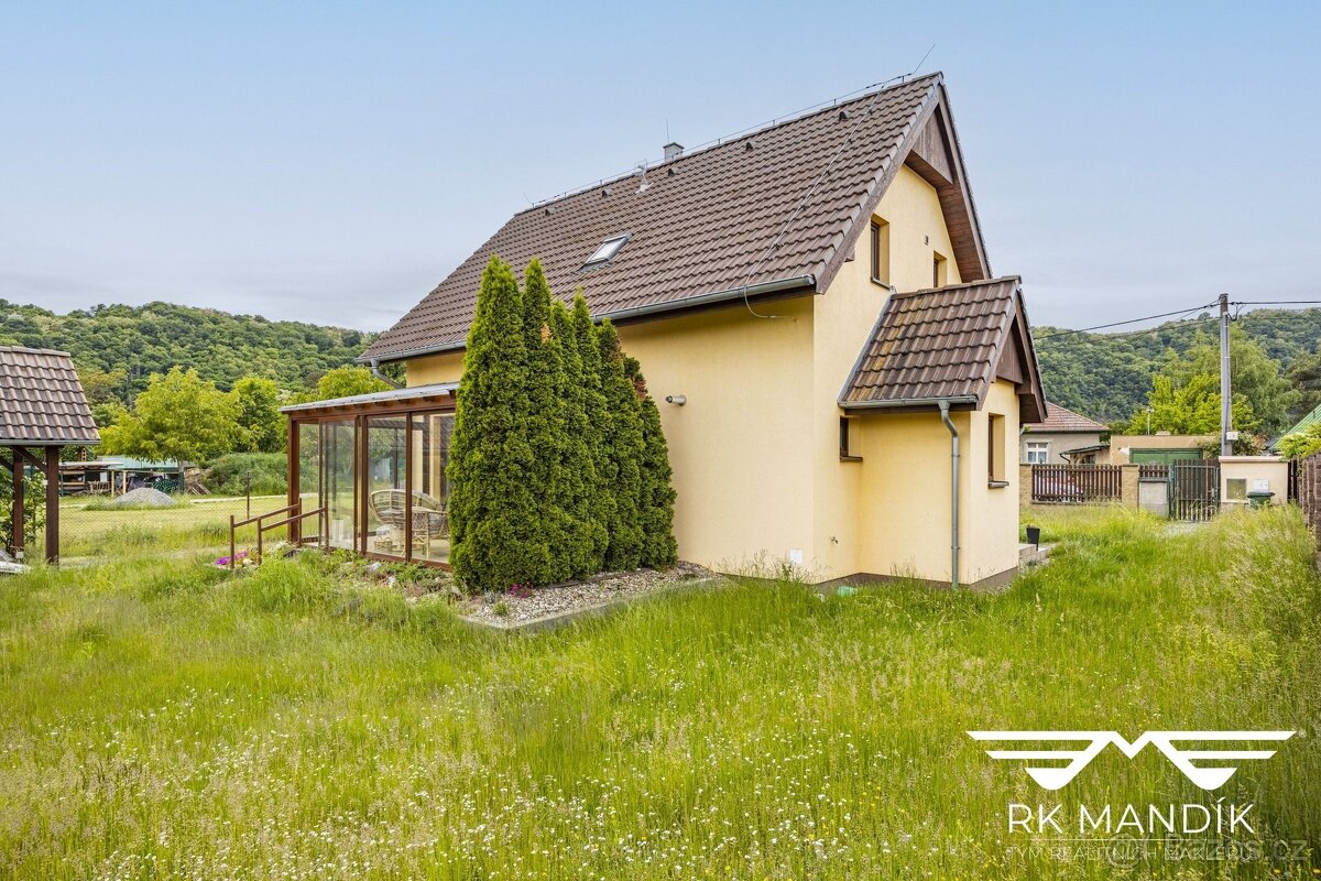 Pronájem rodinné domy, 91 m2 + Terasa 12 m2 - Hlásná Třebaň