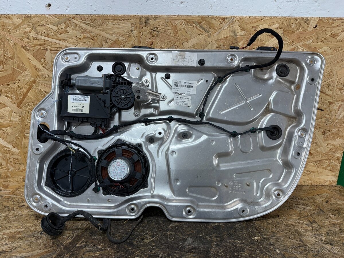 PRAVÁ PŘEDNÍ STAHOVAČKA VW PHAETON 3D1837402N