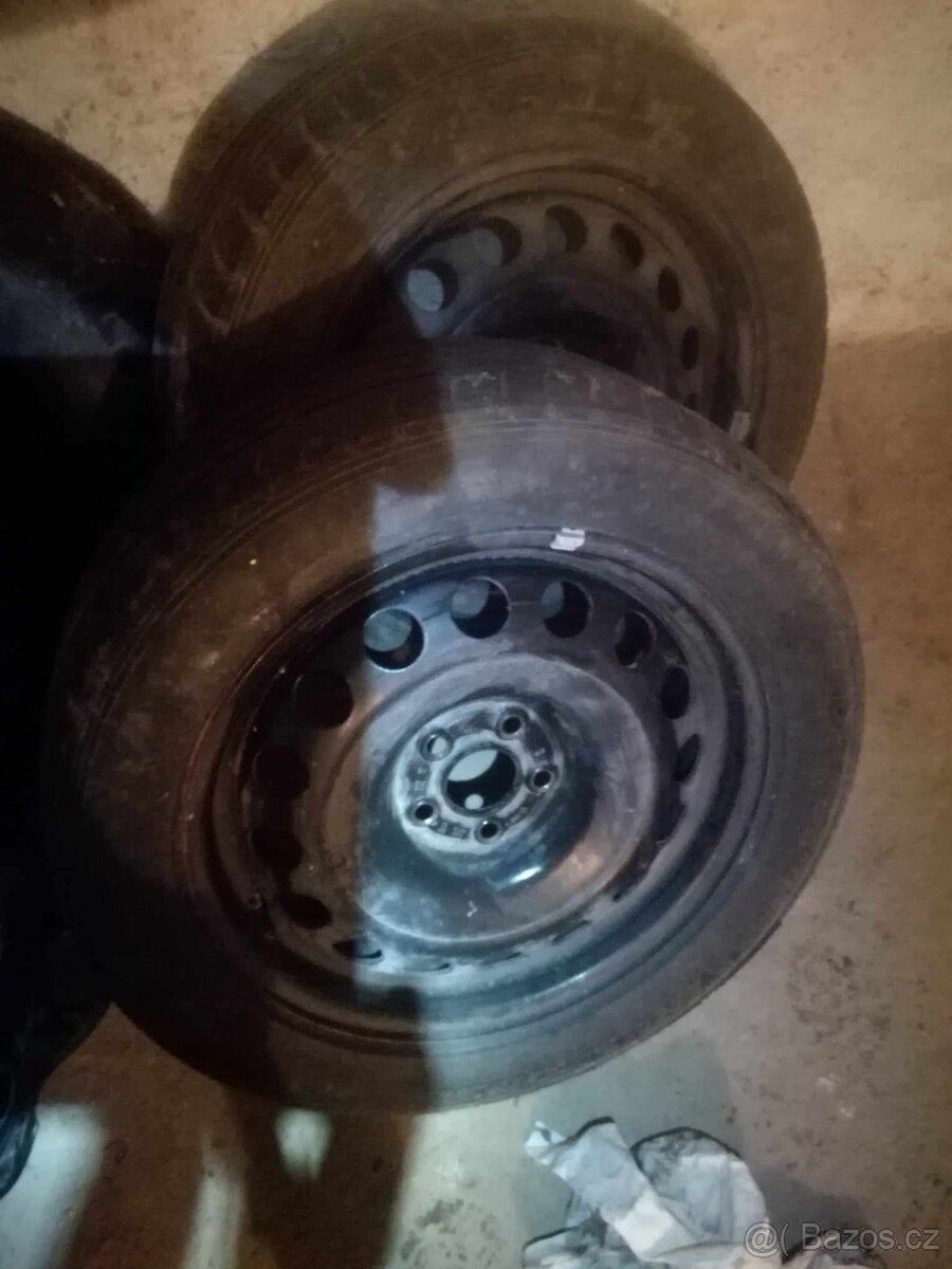 Prodám originální disk 5x100 R16 ET42 pasují , VW, Škoda,at