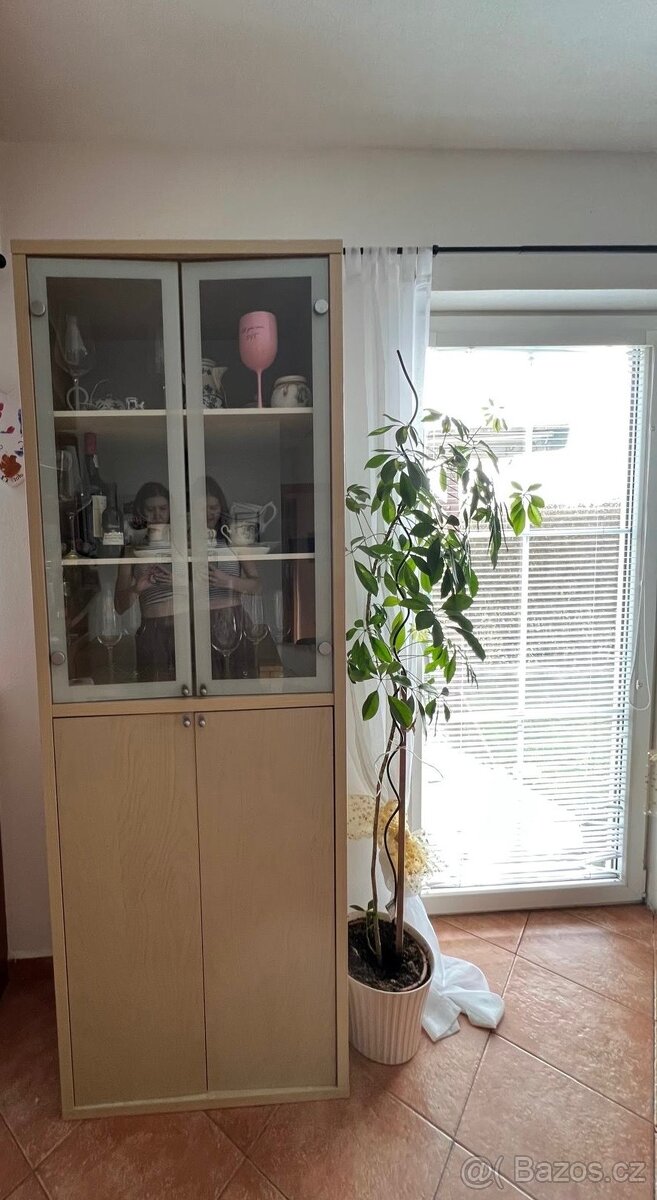 Komoda, TV stolek, konferenční stolek