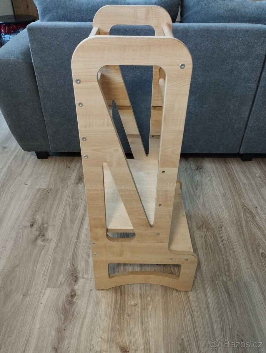 Rostoucí učící věž
