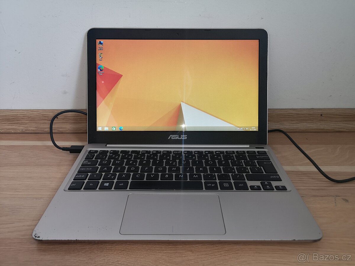 Notebook Asus EeeBook X205T