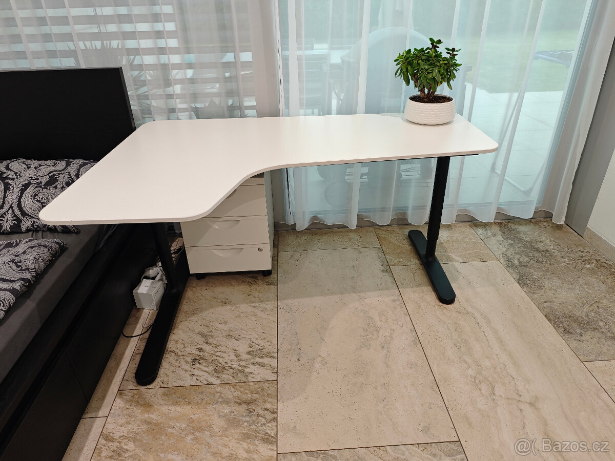 Rohový psací/herní/studentský stůl IKEA