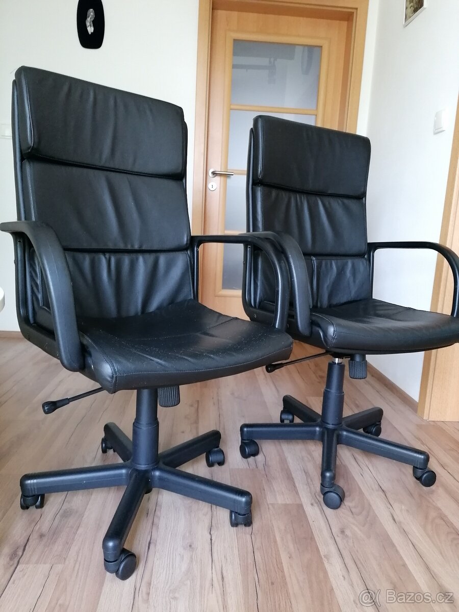 Kancelářska židle na kolečkách