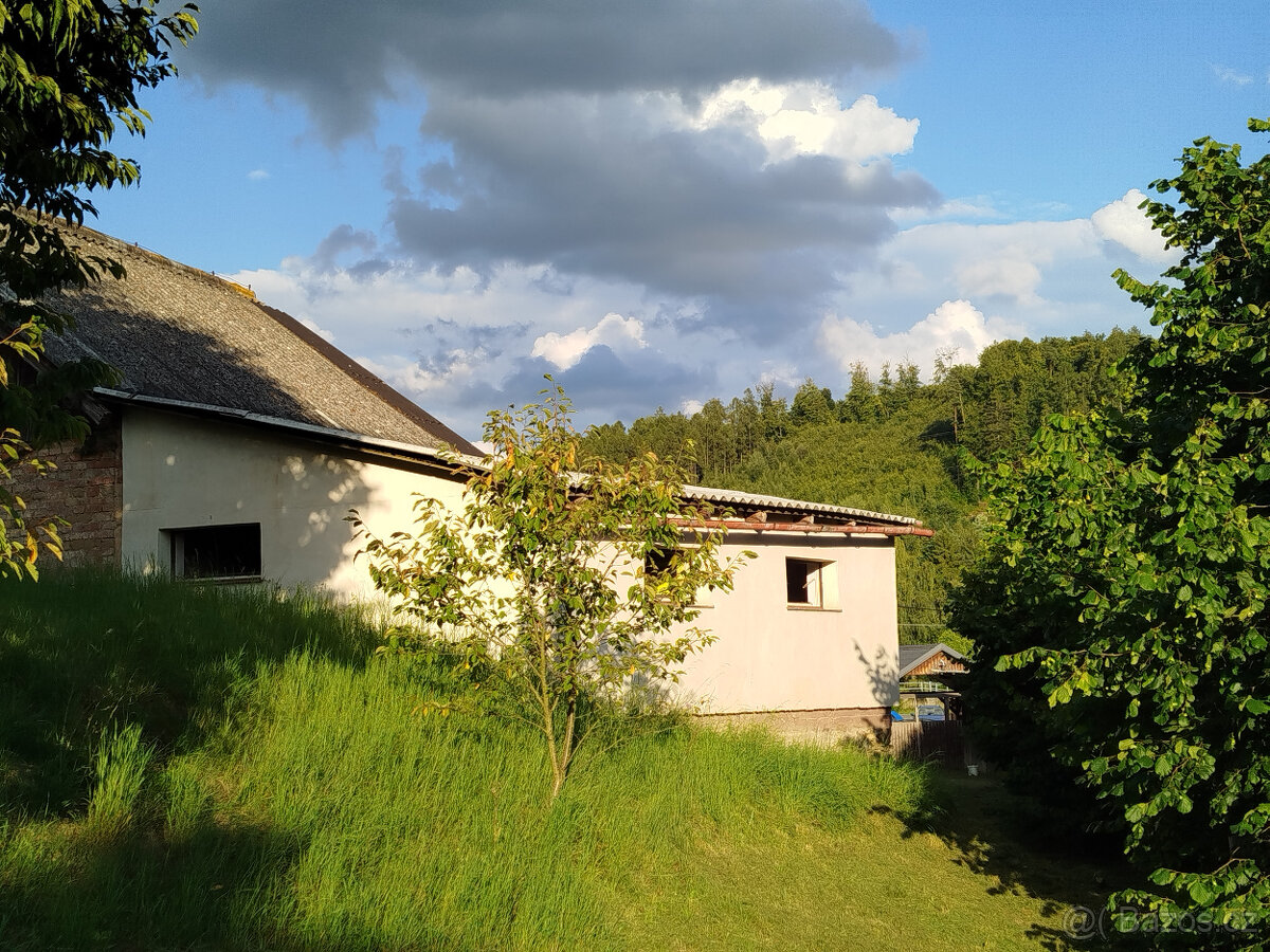 Stavební pozemek v čisté přírodě 828 m² v Dlouhomilově