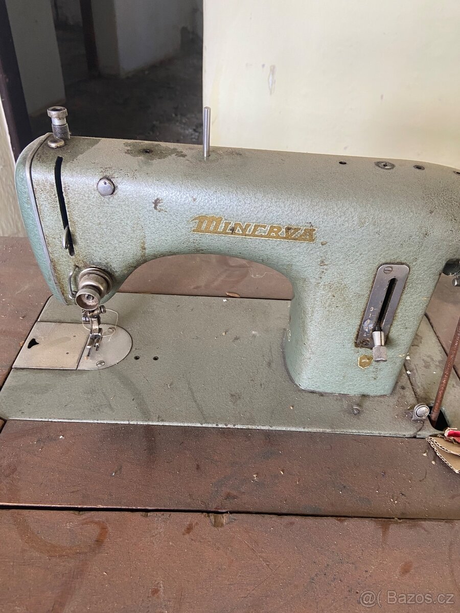 Retro šicí stroj