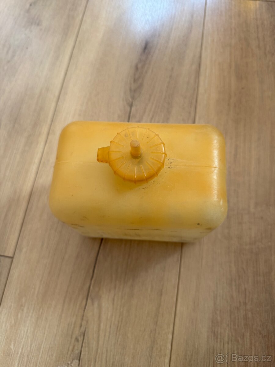 nádrž postřikovače Gaz 21 Volha