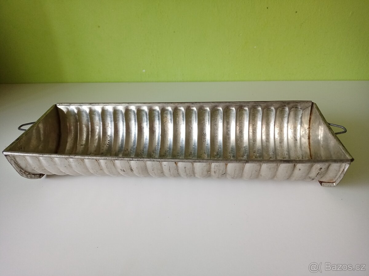 Nabízím k prodeji formu na pečení - srnčí hřbet