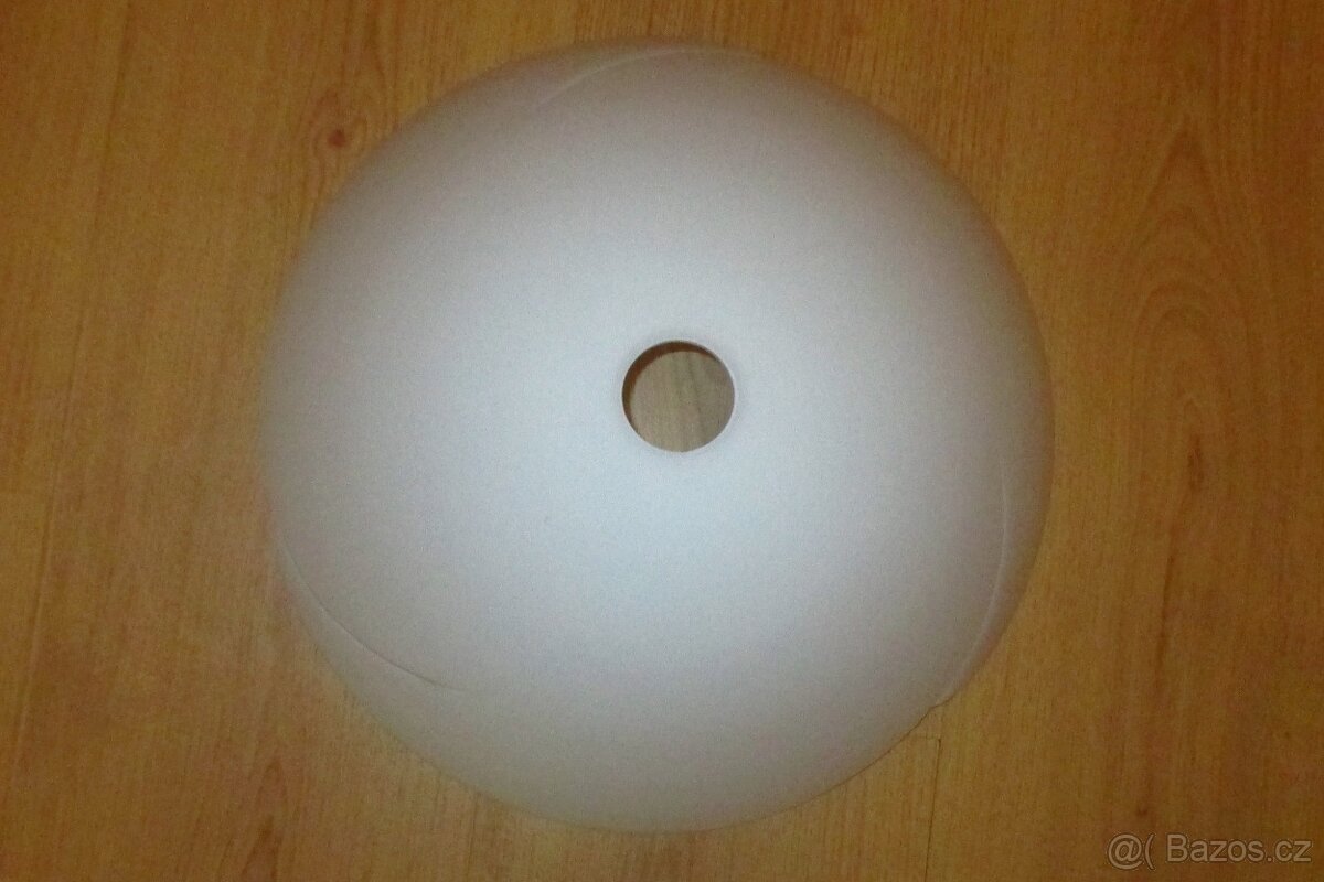 skleněné stínidlo na lustr