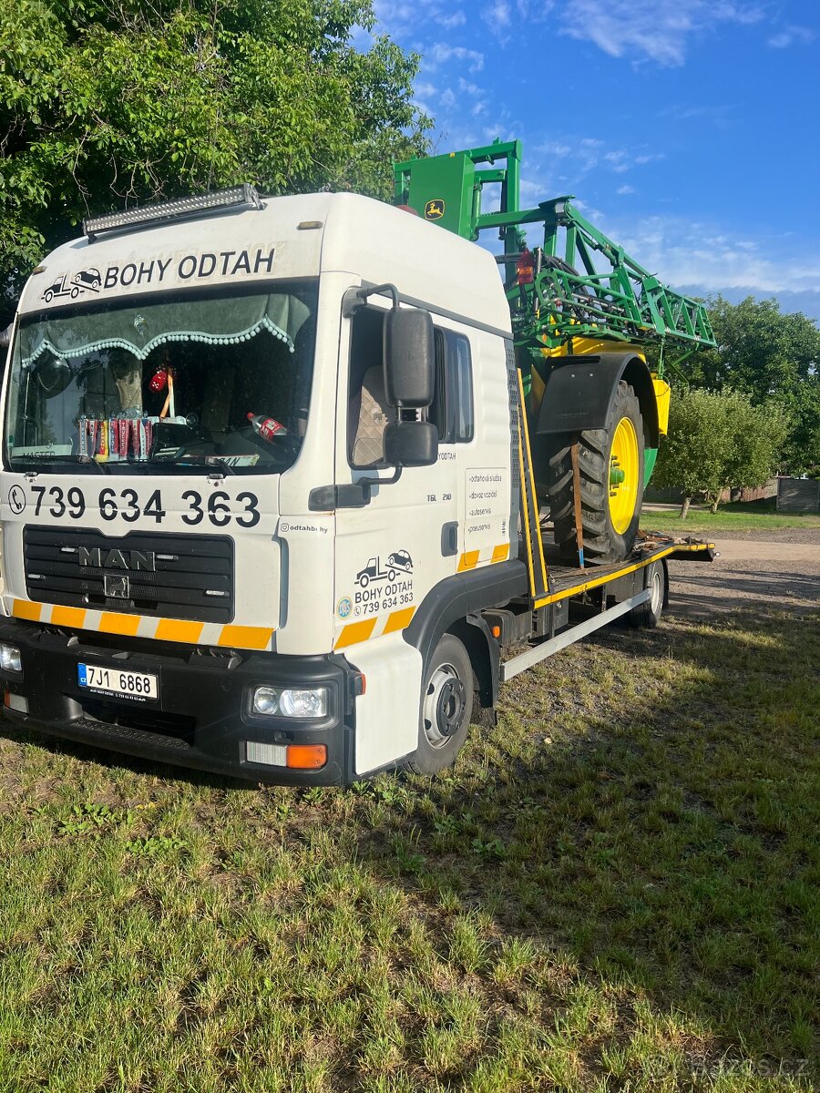 Odtah zemědělské techniky  nadměrný náklad