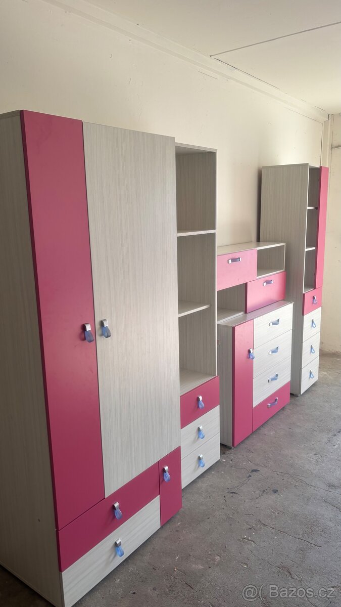 PRODÁM NÁBYTEK DO DĚCKEHO POKOJE- 4+1-