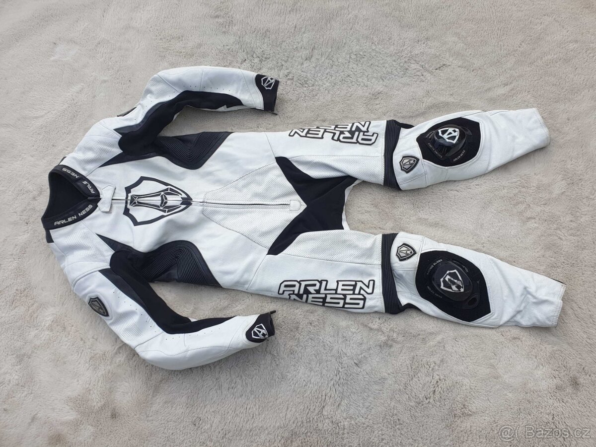 Moto kombineza Arlen Ness 52 L