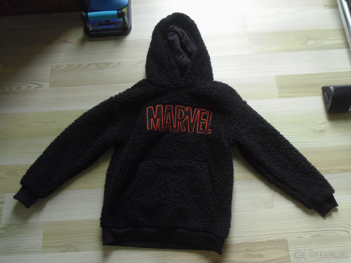 Chlupatá mikina Marvel vel. 146