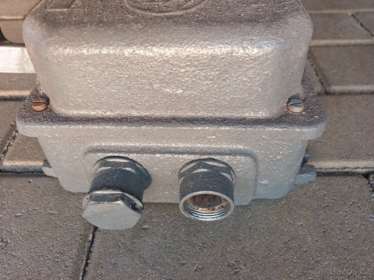 Cirkulárka spínací skříňka