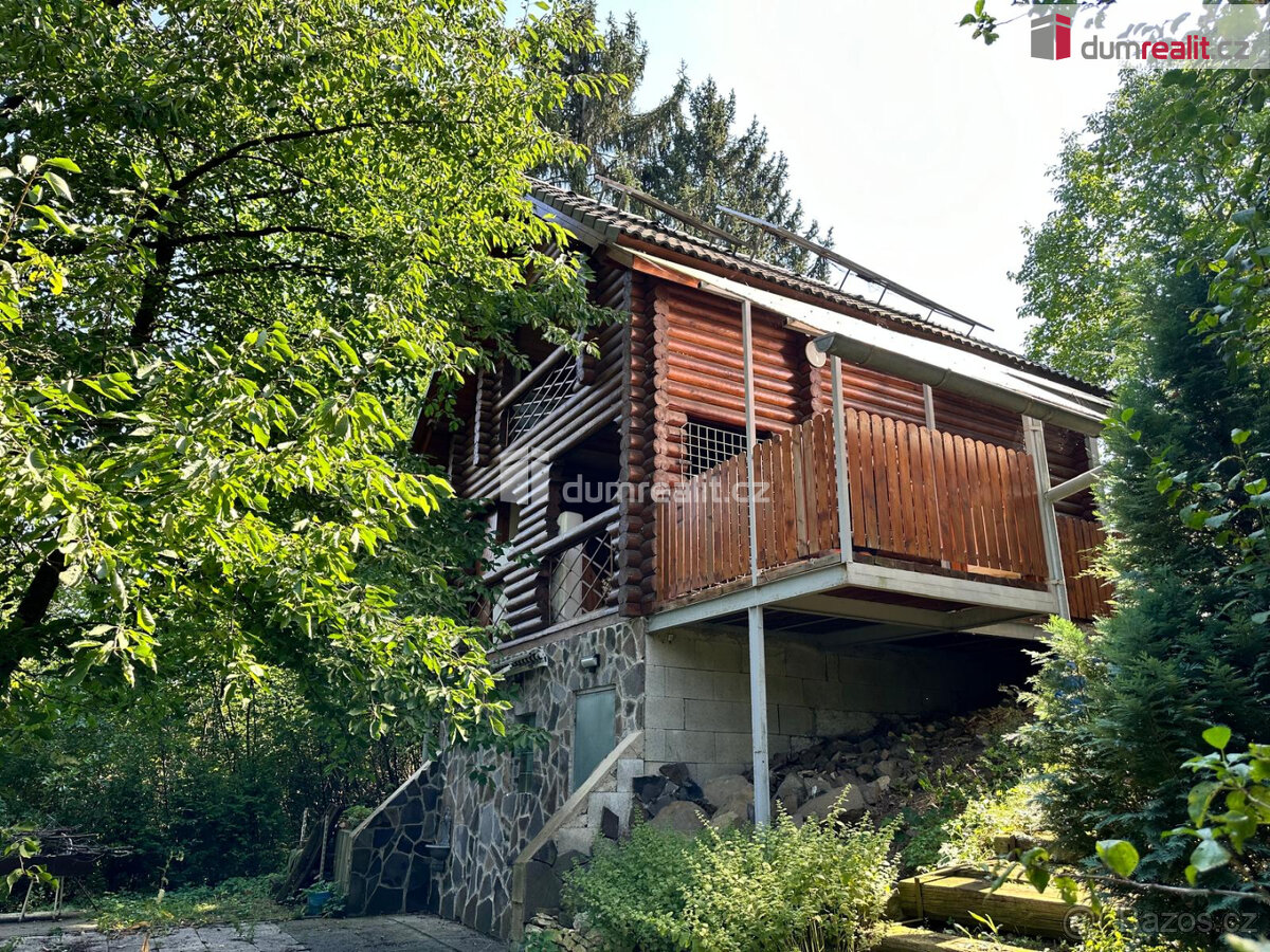 prodej srubové chaty, 50m2, s pozemkem 818m2, Slaný