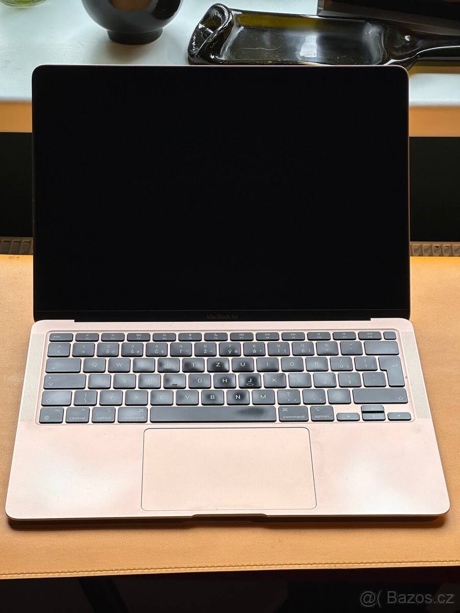 MacBook Air 13” (M1, 8 GB RAM, 512 GB SSD)