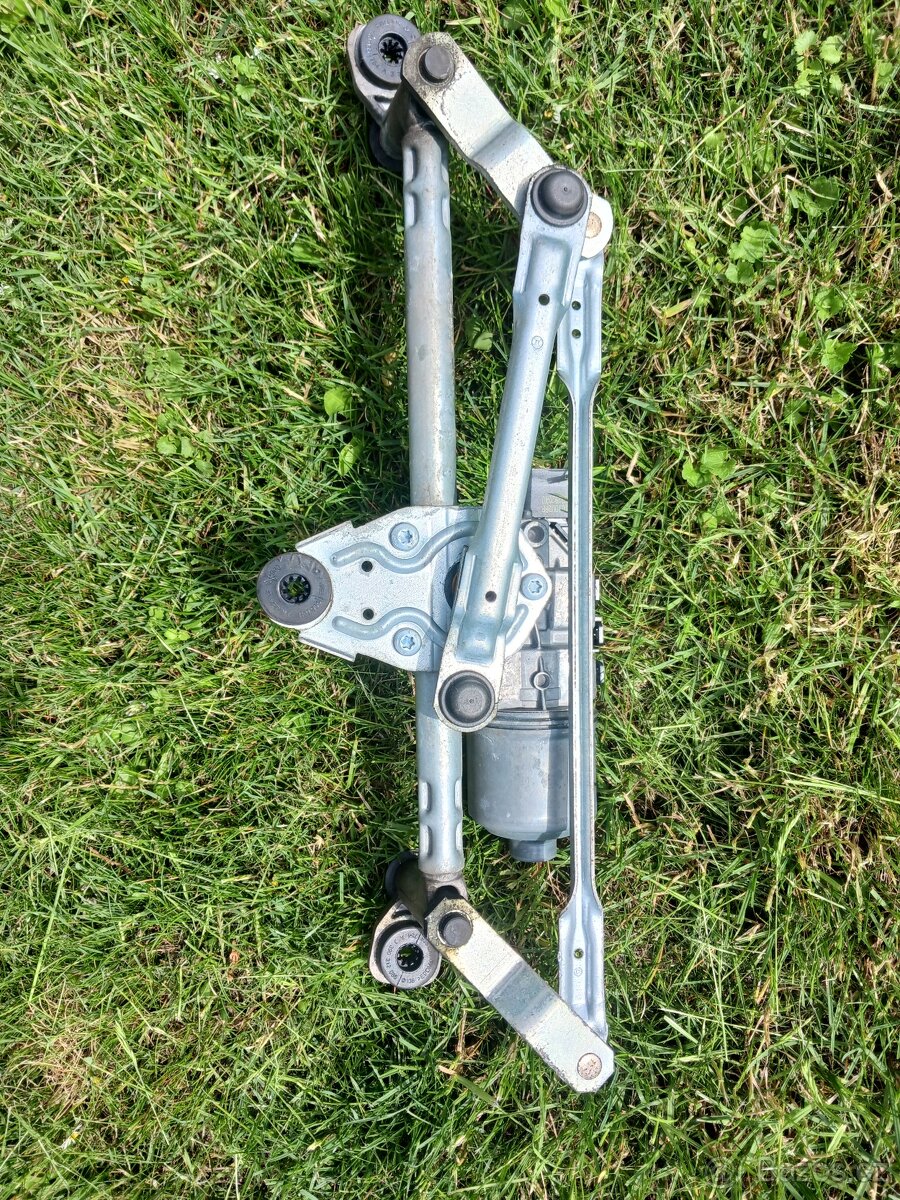 PRODÁM MOTOREK PŘEDNÍCH STĚRAČU Š.CITIGO