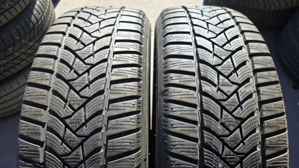 Zimní pneu 205/60/16 Dunlop