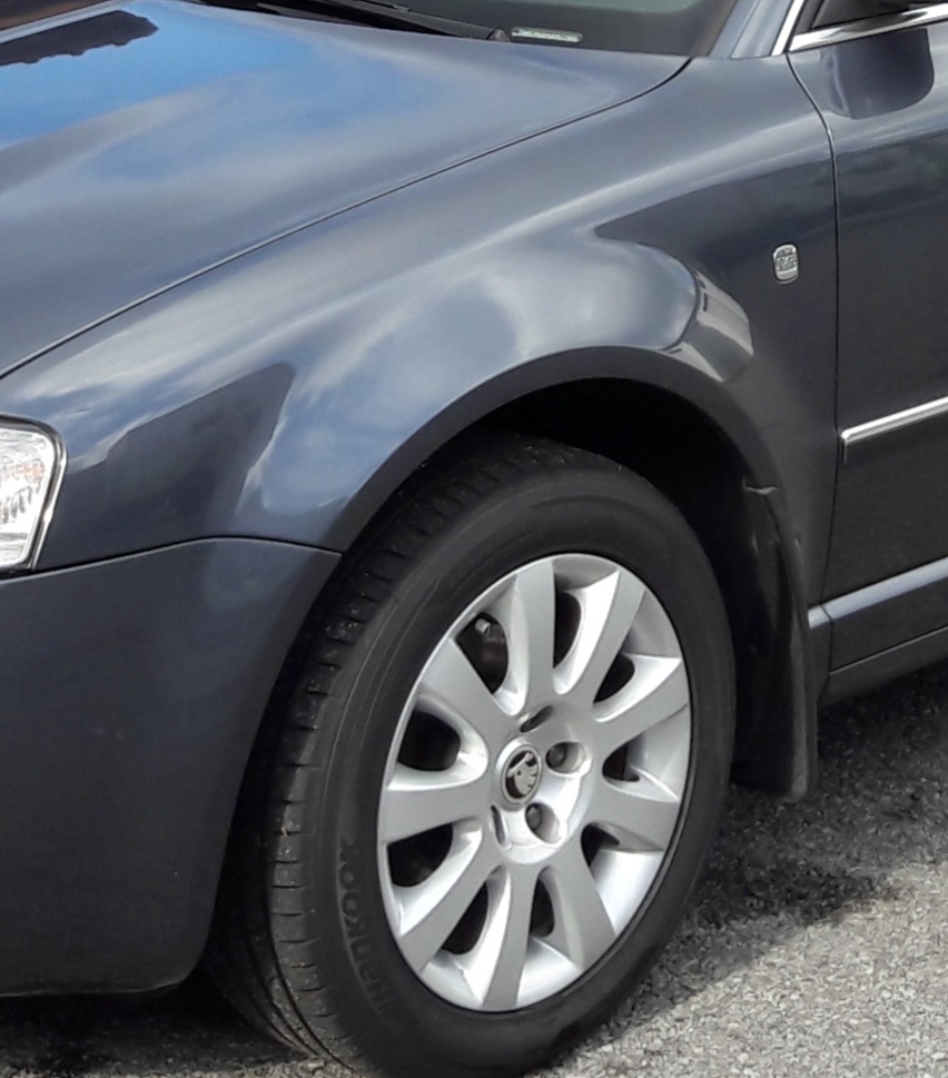 Škoda Superb 1 blatníky.