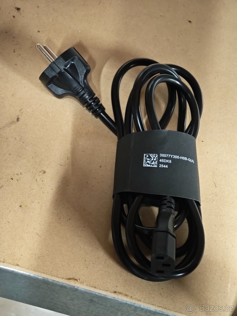 Napájecí kabely 230V a USB-A kabely