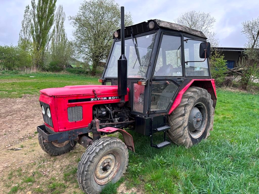 Prodej traktor kolový Zetor 6011