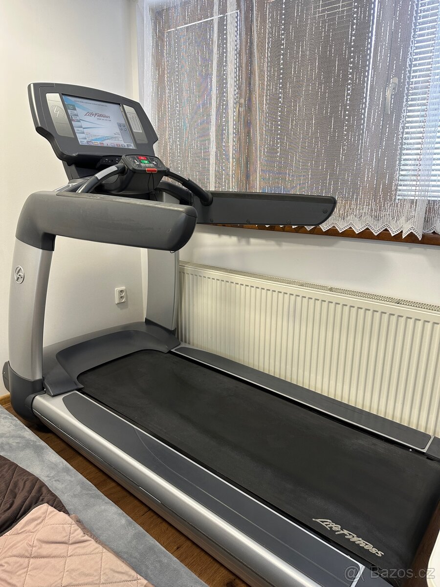 Běžecký pás Life Fitness - 95T ENGAGE