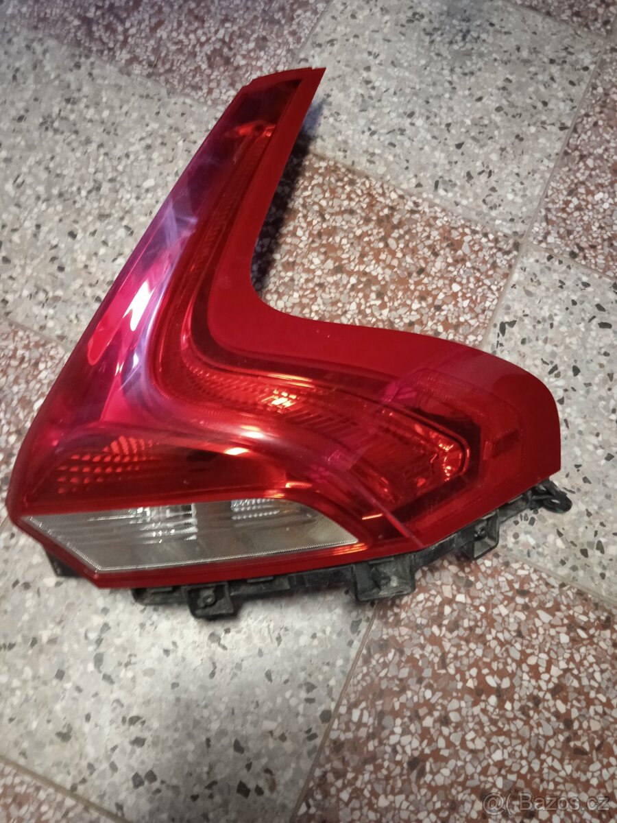 Pravé zadní světlo Volvo V40