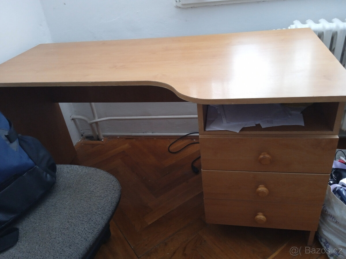 Pc stůl