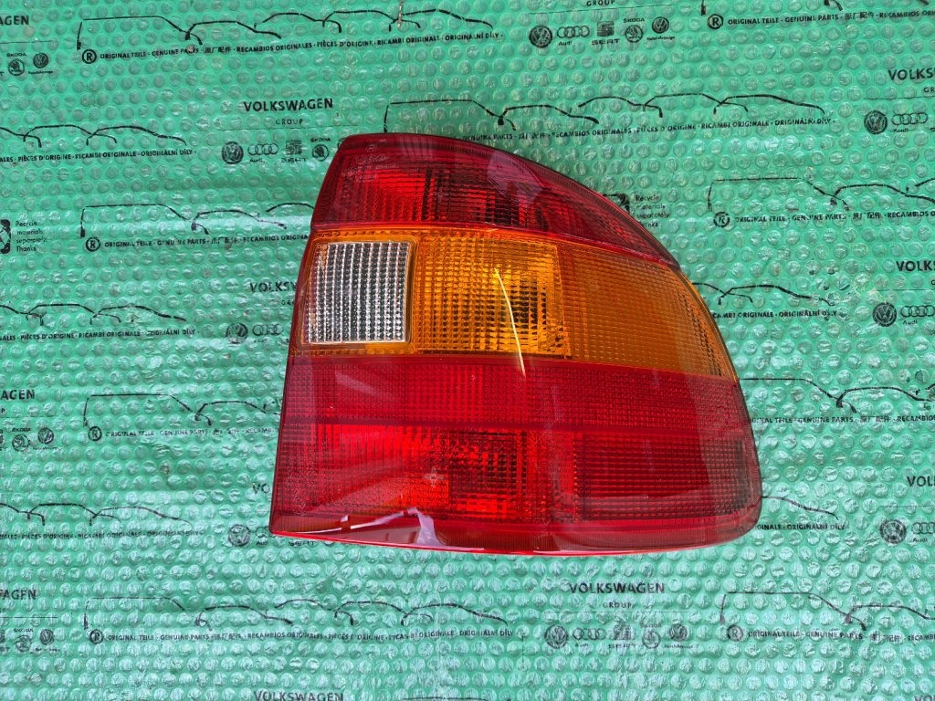 pravé zadní světlo Opel Astra F 90442021 , 1222006