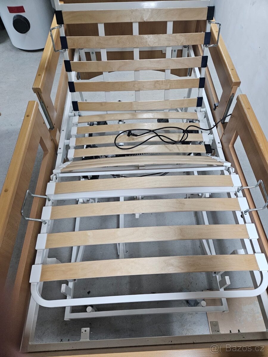 Elektrická polohovací postel