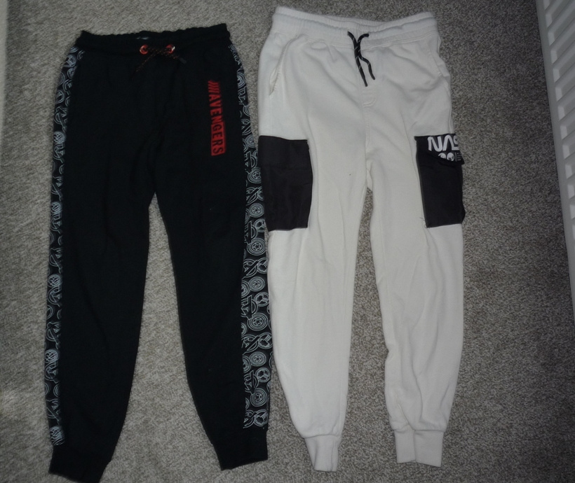 2x tepláky vel 140-146 Marvel, NASA-H&M