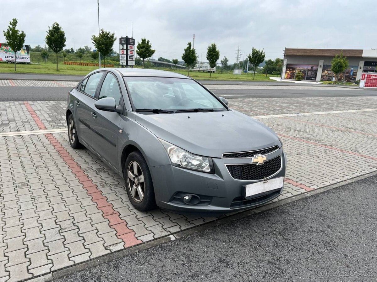Chevrolet Cruze 1.6i 83kw 1. maj. koup. ČR naj.98t