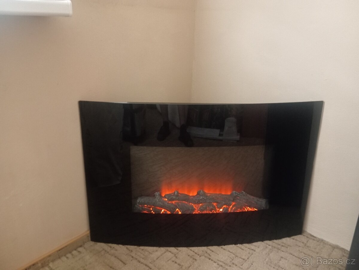 Nástěnný elektrický krb