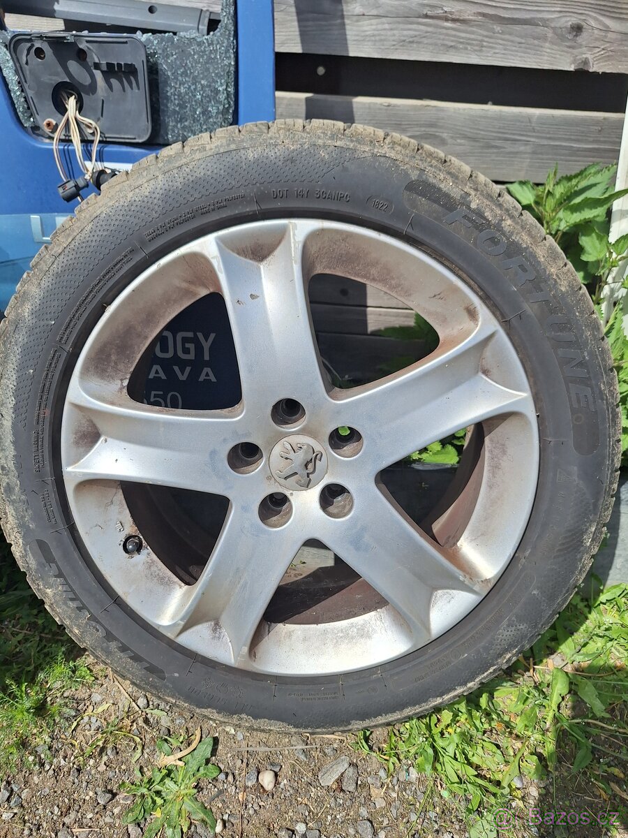 Litá kola Peugeot