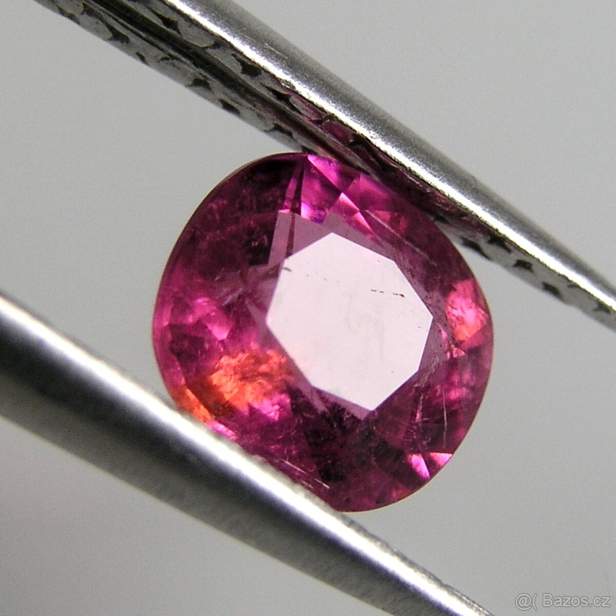 Turmalín-cushion-0,77 ct.