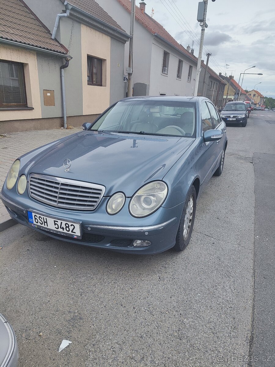 Mercedes 211